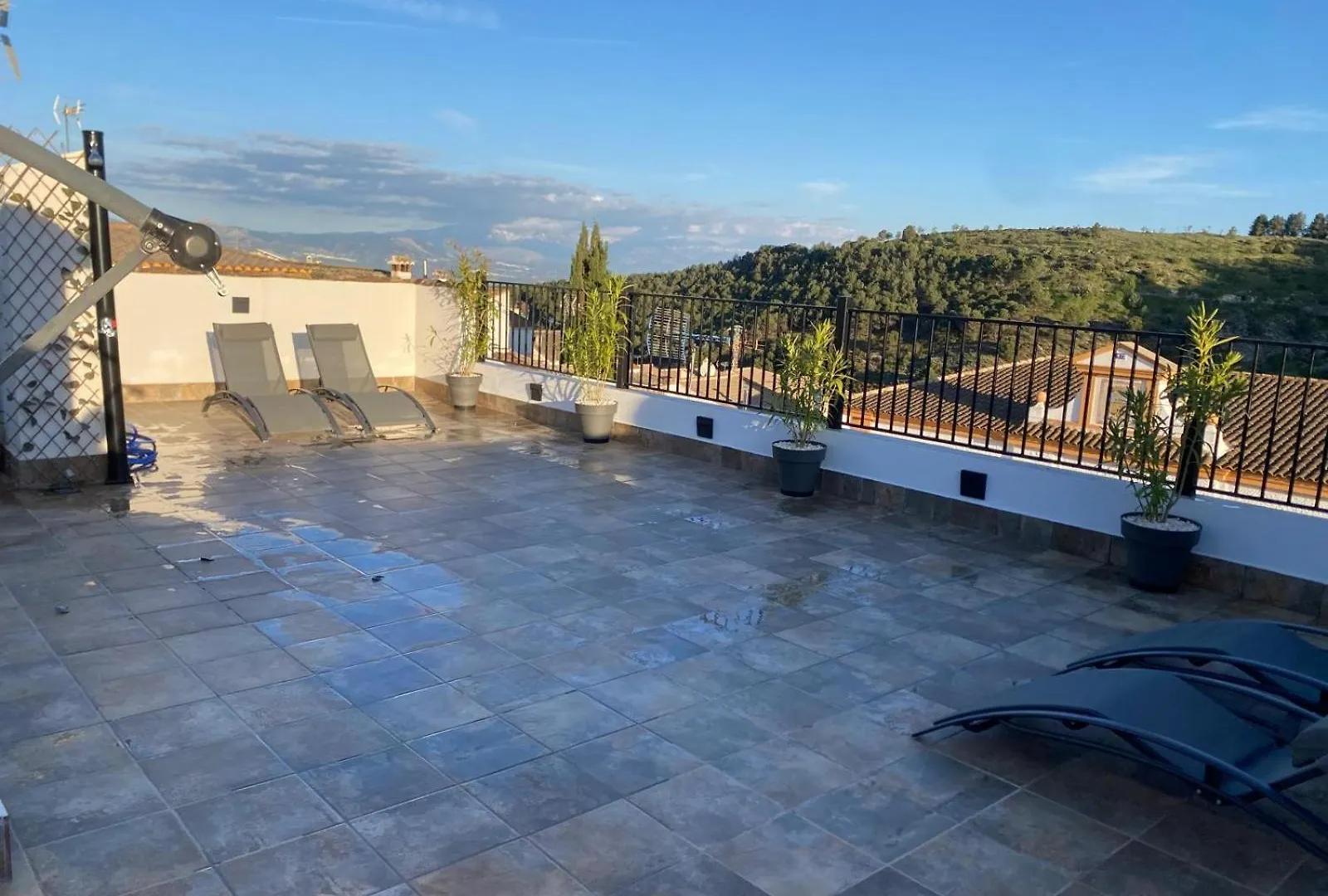 Balcon De La Plaza Villa Moclin 0*,  Spain